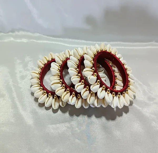Pack_Of_5_Multicolour_Cowrie_Shell_And_Silk_Thread_Premium_&_Elegant_Bangles