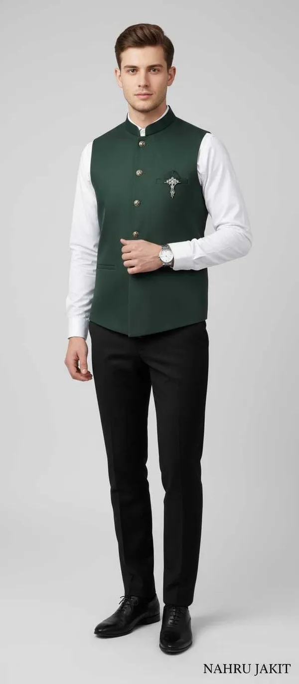 Green_Cotton_Blend_Sleeveless_Solid_Men_Jacket