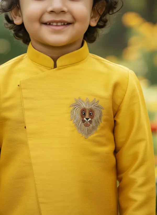 Yellow_&_White_Premiumsilk_&_Art_Silk_&_Cotton_Silk_Embroidered_Lion_Mottif_Sherwani_Set_For_Kids