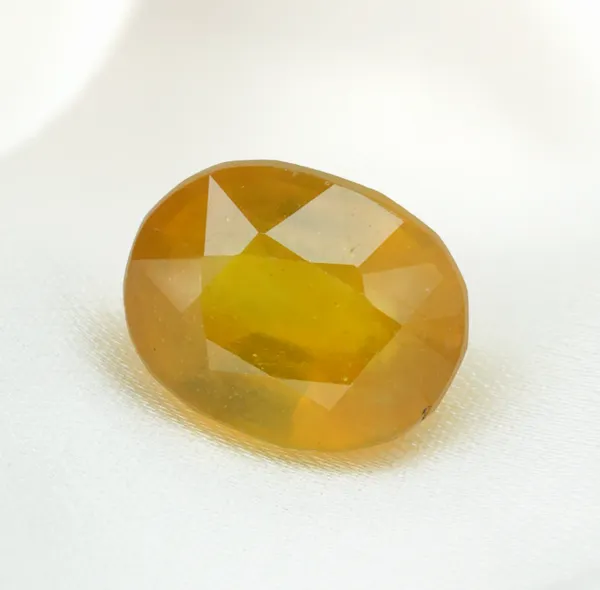 Natural_Yellow_Sapphire_Gemstone_for_Unisex