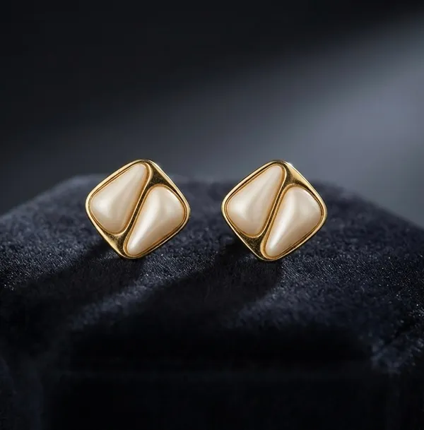 3_Pairs_of_STUDS