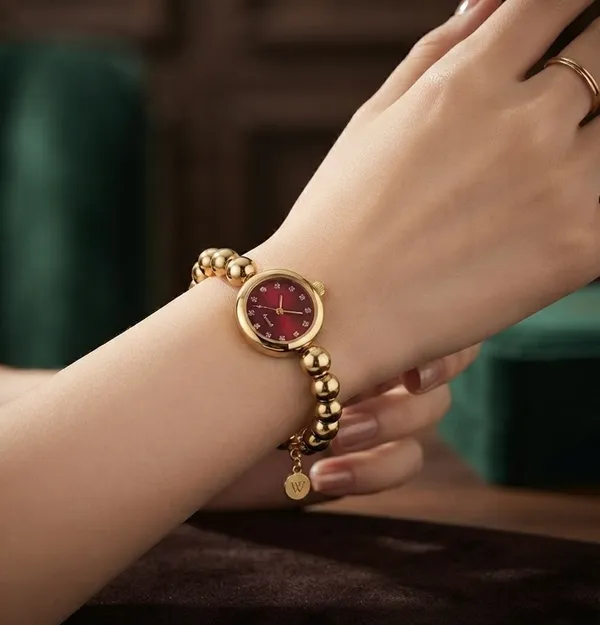 CARRIE_VINTAGE_WATCH