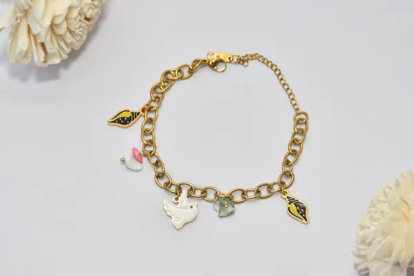 CHARM_BRACELET