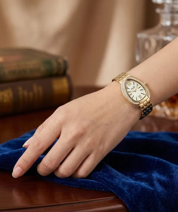 CLASSIC_VINTAGE_WATCH