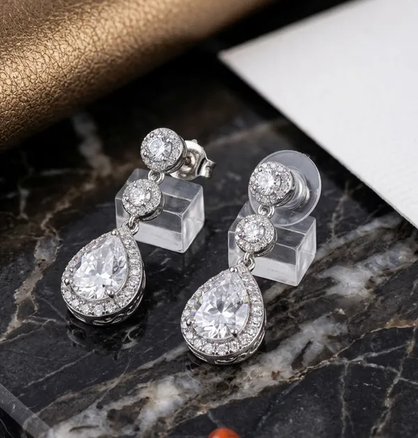 EAR_-_RESISTIBLE_COMBO_OF_EARRINGS