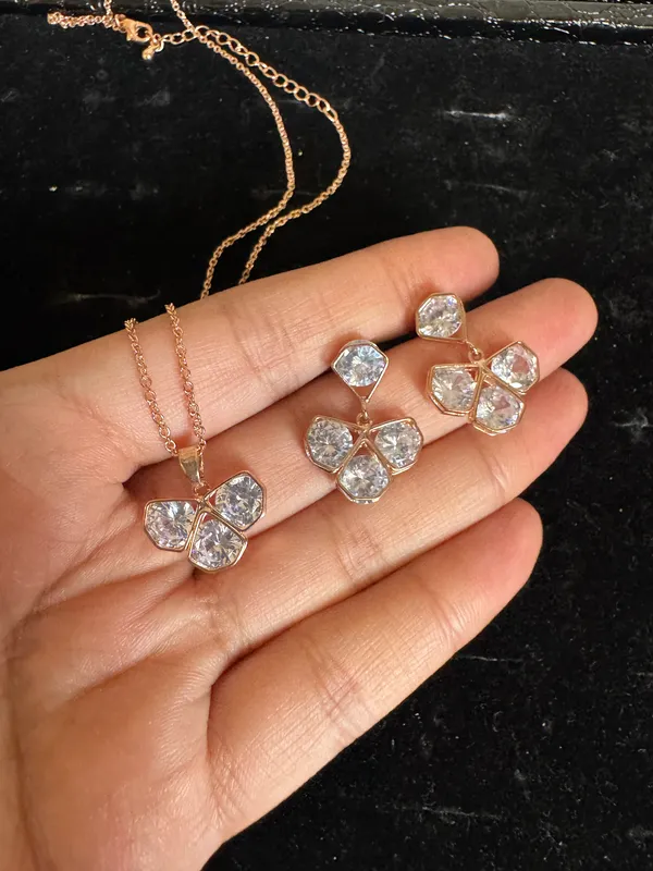 KATIEE_PENDANT_SET