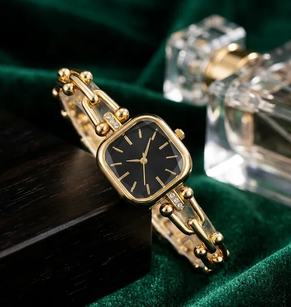 SQUARED_VINTAGE_WATCH