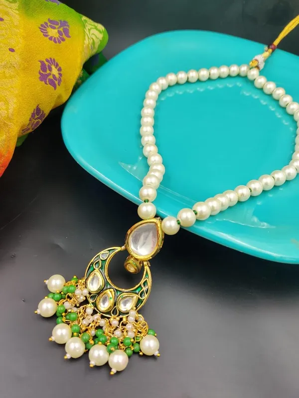 Green_And_White_Beaded_Embellishments_Pearl_Necklace_With_Gold-Plated_Kundan_And_Meena_Pendant