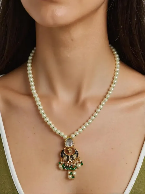 Green_And_White_Beaded_Embellishments_Pearl_Necklace_With_Gold-Plated_Kundan_And_Meena_Pendant