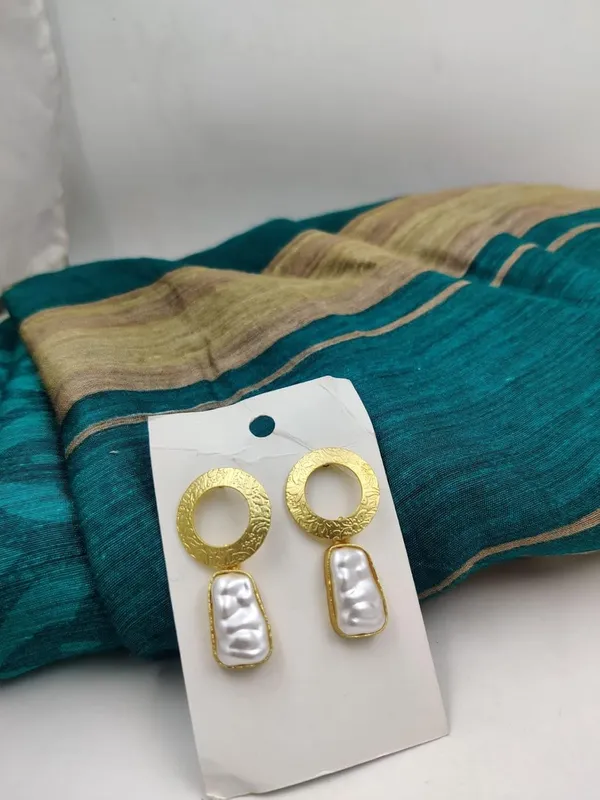 Gold_Handcrafted_Brass_Circle_Drop_Earrings_With_Pearl