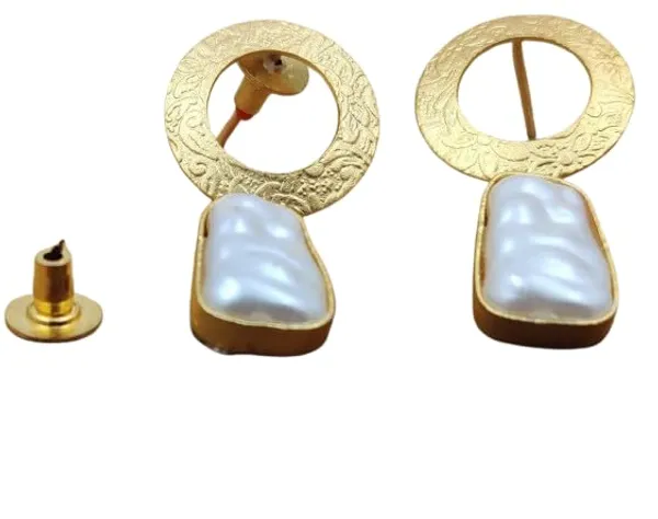 Gold_Handcrafted_Brass_Circle_Drop_Earrings_With_Pearl