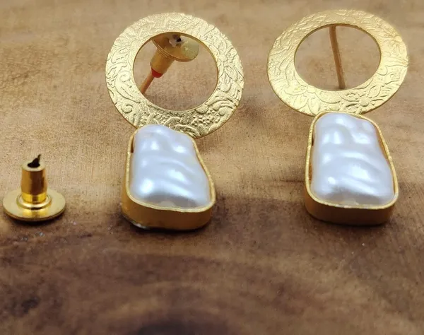 Gold_Handcrafted_Brass_Circle_Drop_Earrings_With_Pearl