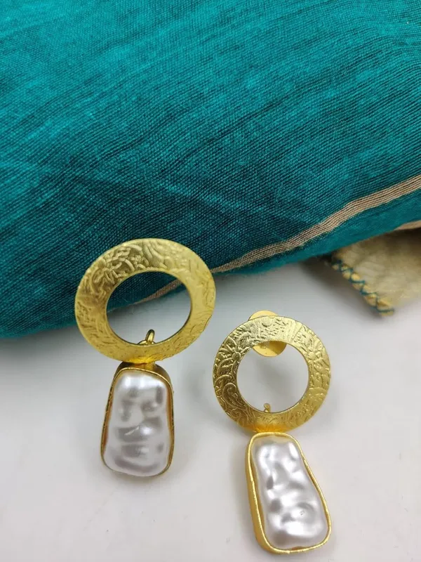 Gold_Handcrafted_Brass_Circle_Drop_Earrings_With_Pearl