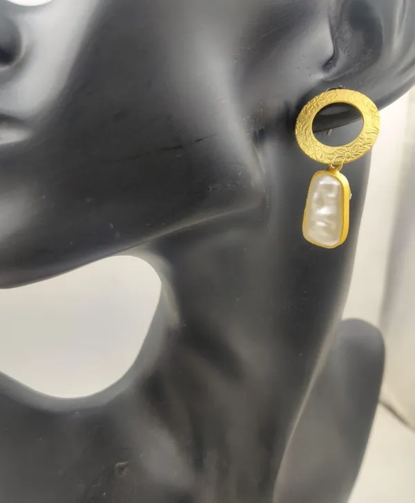 Gold_Handcrafted_Brass_Circle_Drop_Earrings_With_Pearl