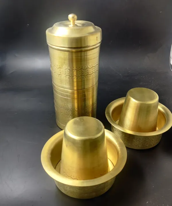 Golden_Traditional_Brass_Coffee_Filter_And_2_Dabra_(Cups_And_Saucers)_Set