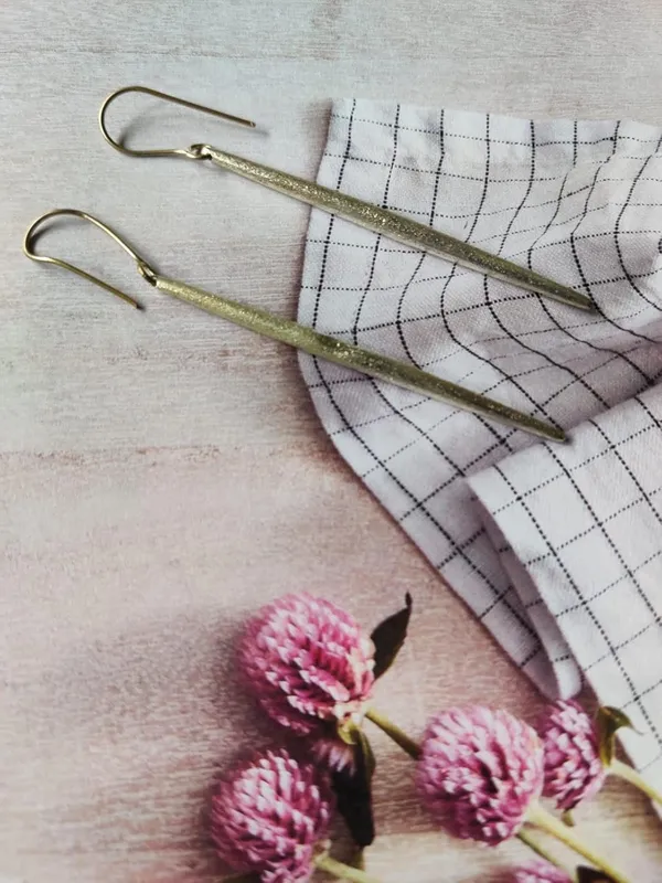 Silver_Handcrafted_Long_Textured_Drop_Earrings