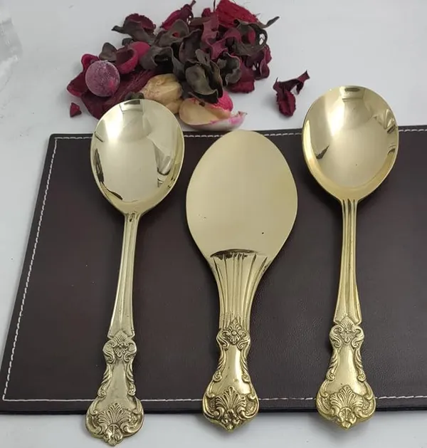 Golden_Traditional_Handcrafted_Brass_Spoon_Set_For_Kitchen_2_Curry_Spoons_&_1_Rice_Spoon