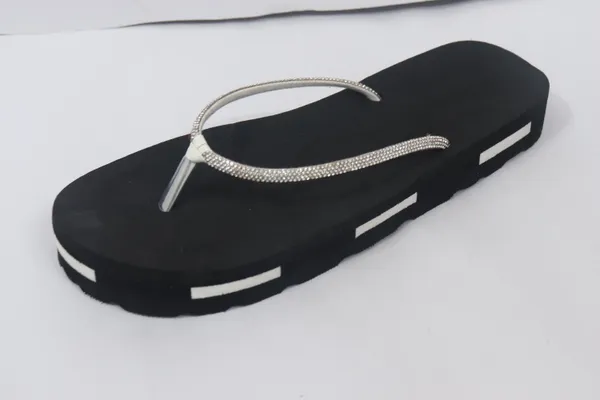 Black_Rubber_Flip_Flop_For_Women