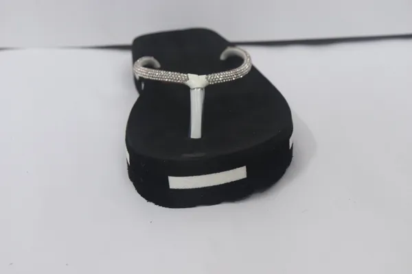 Black_Rubber_Flip_Flop_For_Women