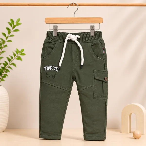 PKIDS_WHITE_TOKYO_TEXTURED_SWEATSHIRT_&_OLIVE_CARGO_JOGGER_SET