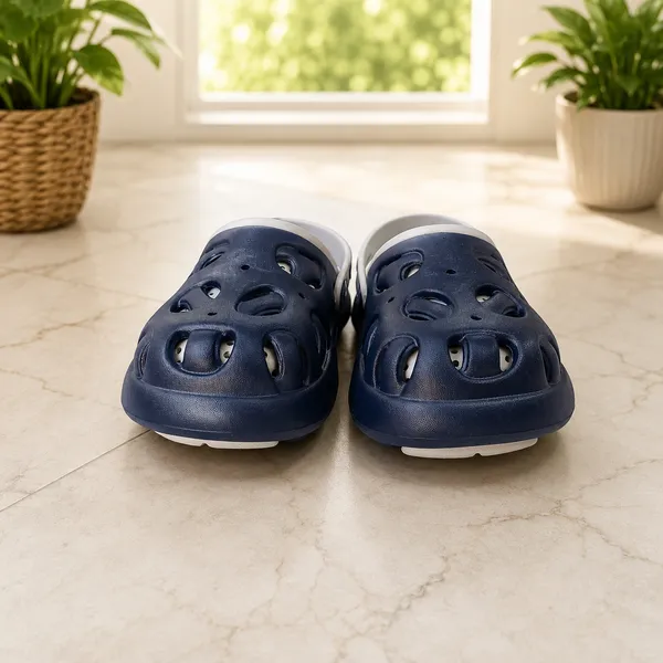 Kids_Lightweight_EVA_Garden_Clogs_|_Breathable_Anti-Slip_Slip-On_Sandals_with_Adjustable_Back_Strap_|_Soft_Cushioned_Casual_Clogs_for_Boys_&_Girls_|_Navy_Blue_&_White