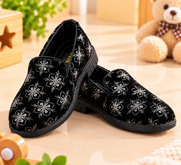 BOYS_KIDS_EMBROIDERED_MOJARI_SHOES