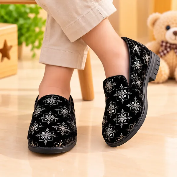 BOYS_KIDS_EMBROIDERED_MOJARI_SHOES