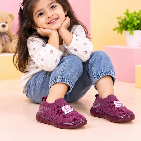 KIDS_MAROON_KNITTED_SLIP-ON_SHOES_WITH_SPORTY_LOGO