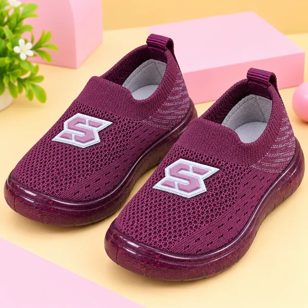 KIDS_MAROON_KNITTED_SLIP-ON_SHOES_WITH_SPORTY_LOGO