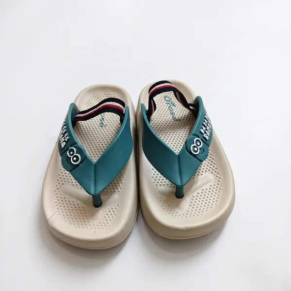 Kids_Lightweight_EVA_Flip_Flops_|_Soft_Cushioned_Anti-Slip_Thong_Sandals_with_Elastic_Back_Strap_for_Boys_&_Girls