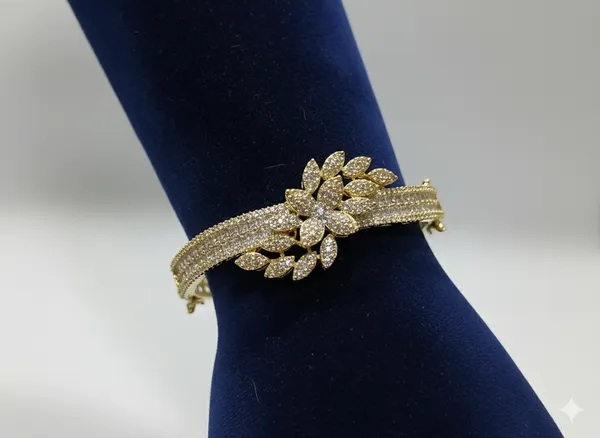 Golden_Plated_Broad_Bracelet_for_Women