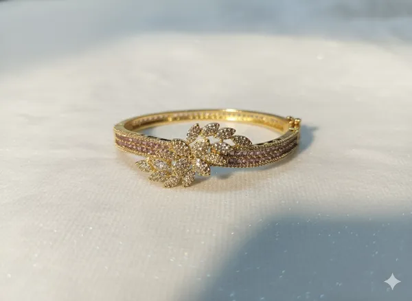 Golden_Plated_Broad_Bracelet_for_Women