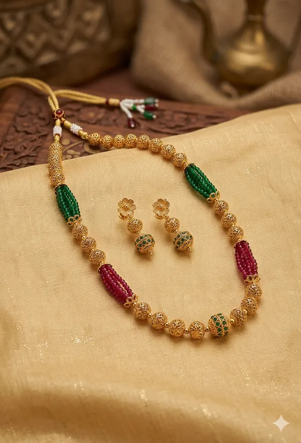 Ratnavali_Antique_Gold_Necklace_with_Ruby_and_Emerald_Earring