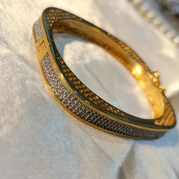 Golden_Polished_Kada_Style_Square_Shaped_American_Diamond_Bracelet