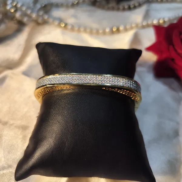 Golden_Polished_Kada_Style_Square_Shaped_American_Diamond_Bracelet