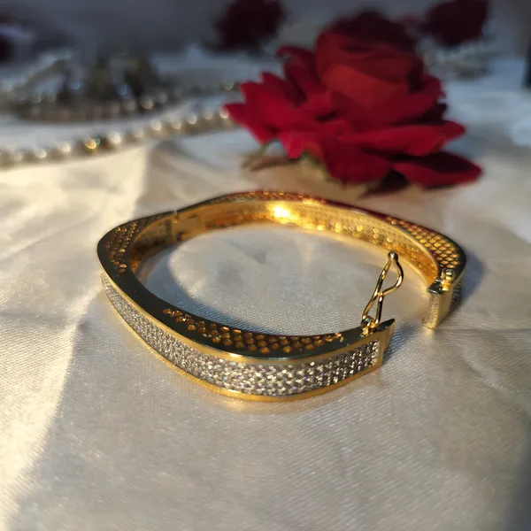 Golden_Polished_Kada_Style_Square_Shaped_American_Diamond_Bracelet