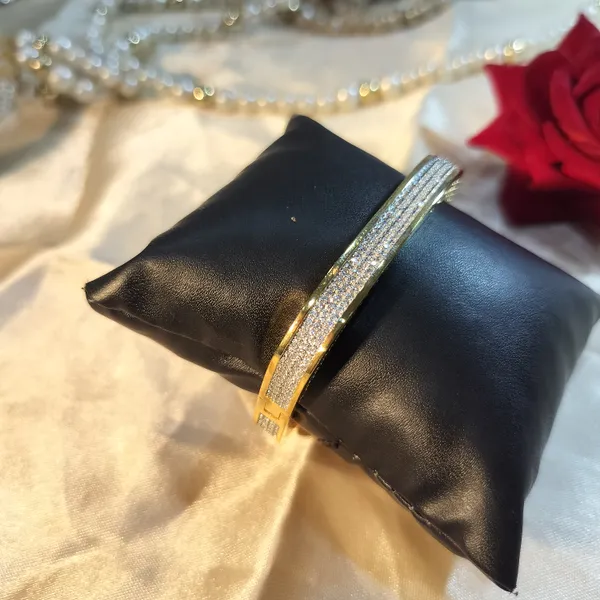 Golden_Polished_Kada_Style_Square_Shaped_American_Diamond_Bracelet