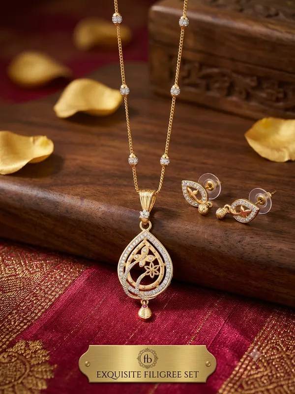 Exquisite_Filigree_Floral_Teardrop_Pendant_&_Studs_Set