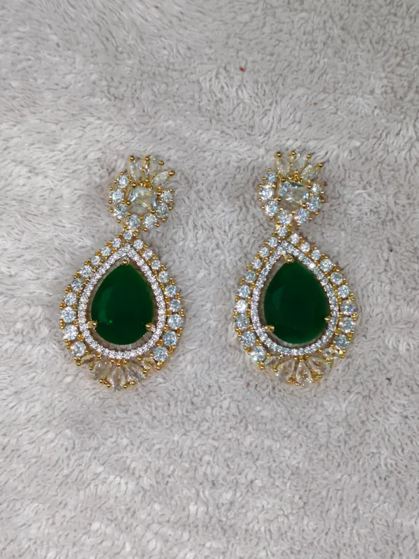Grand_Victorian_Royal_Emerald_&_Solitaire_Baguette_Cut_Statement_Necklace_with_Matching_Drop_Earrings