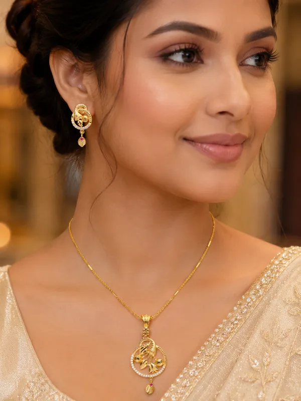 Elegant_Filigree_Floral_Pendant_&_Earrings_Set