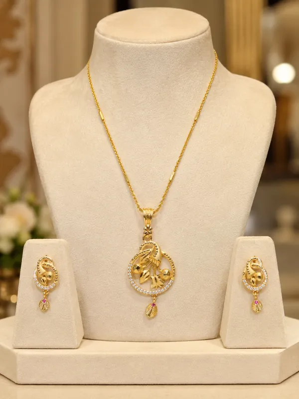 Elegant_Filigree_Floral_Pendant_&_Earrings_Set