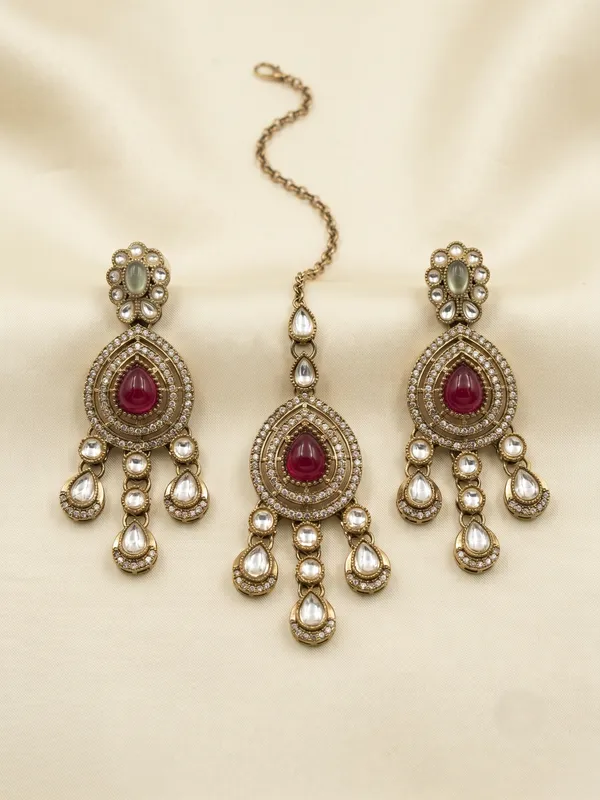 Traditional_Indian_Polki_Kundan_Jewellery_Set_for_Women_–_Wedding_&_Festive_Wear