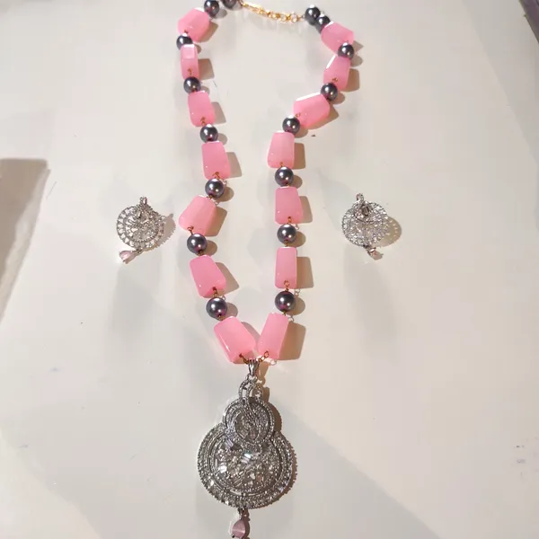Light_Pink_Royal_Pearl_Pendant_Mala_Necklace_with_Earring_Set