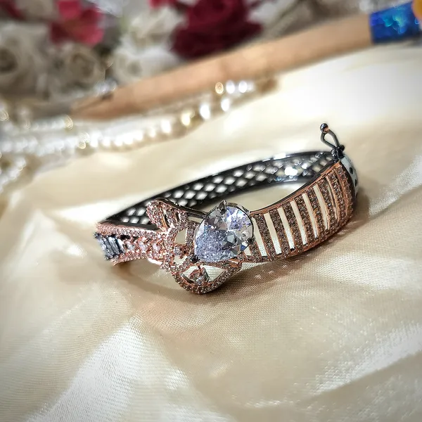 Antique_Polished_American_Diamond_Bracelet_for_Women