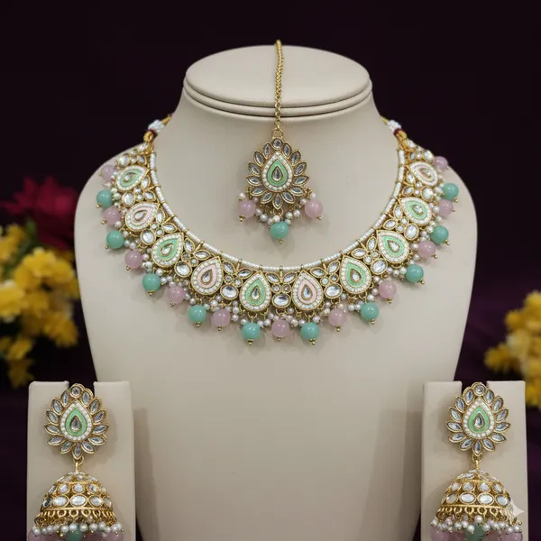 Pastel_Perfection_Kundan_Choker_Set_with_One_pair_of_Jumkas_&_Maang_Teeka_(_9)