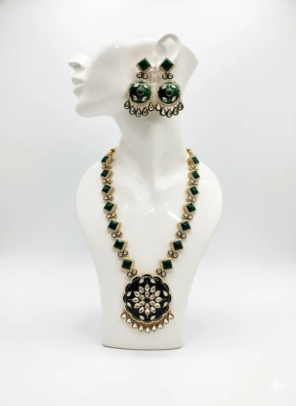 Green_Kundan_Adjustable_Long_Necklace_with_Earrings_and_Maang_Tikka
