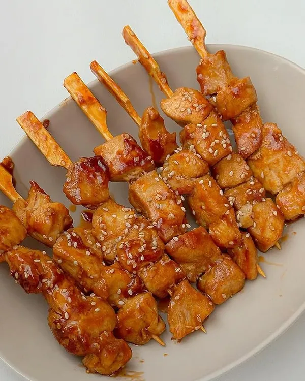 Bamboo_Skewers_100Pcs_Food_Appetizer_Toothpicks_Wide_Flat_Paddle_Bamboo_Wood_Picks_For_Cocktail_Appetizer_Fruit_Sandwich_Barbeque_Snacks,_Fondue_5_Inches