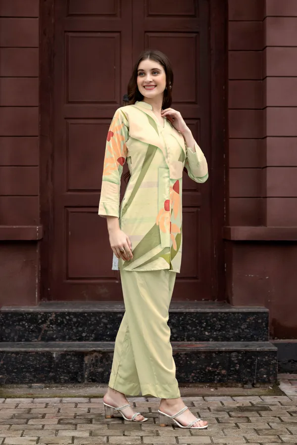 Pista_Printed_Shirt_Collar_Three-Quarter_Sleeves_Tunic_With_Trouser_For_Women