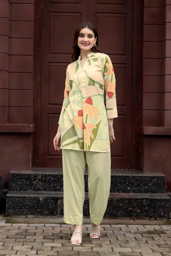 Pista_Printed_Shirt_Collar_Three-Quarter_Sleeves_Tunic_With_Trouser_For_Women