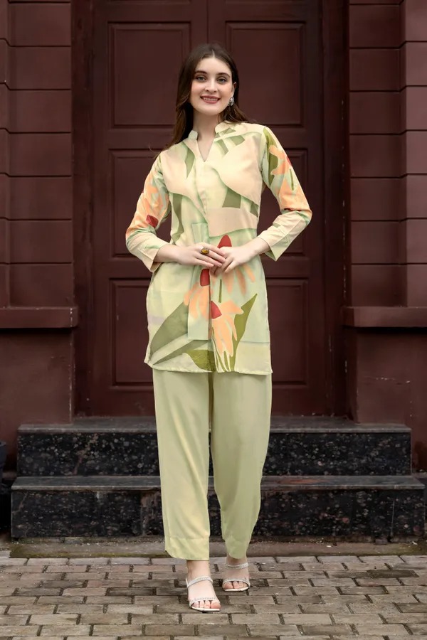 Pista_Printed_Shirt_Collar_Three-Quarter_Sleeves_Tunic_With_Trouser_For_Women